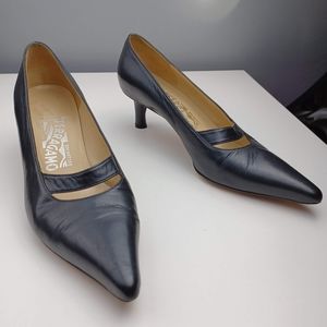 Ferragamo Black Leather Heels pointed toe size 8.5